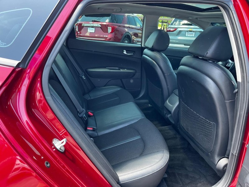 Kia Optima Vehicle Full-screen Gallery Image 10