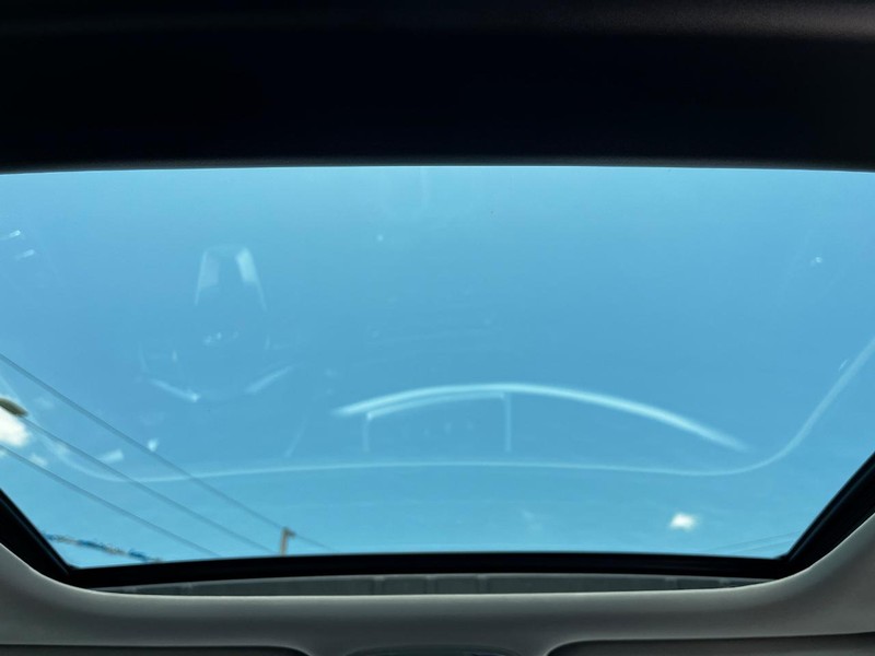 Kia Optima Vehicle Full-screen Gallery Image 11