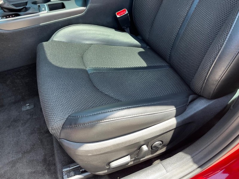 Kia Optima Vehicle Full-screen Gallery Image 16