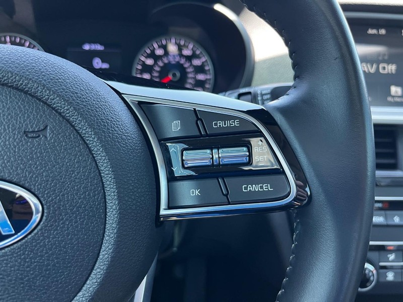 Kia Optima Vehicle Full-screen Gallery Image 18