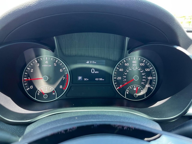 Kia Optima Vehicle Full-screen Gallery Image 19