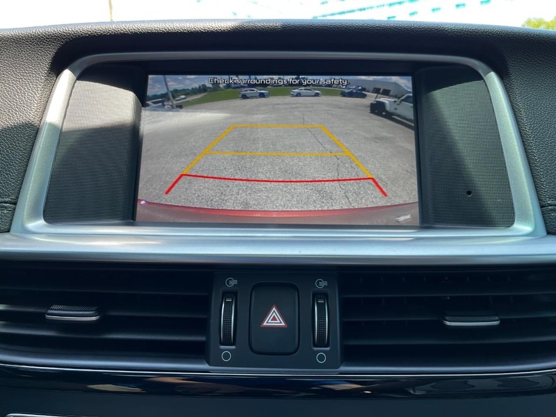 Kia Optima Vehicle Full-screen Gallery Image 22