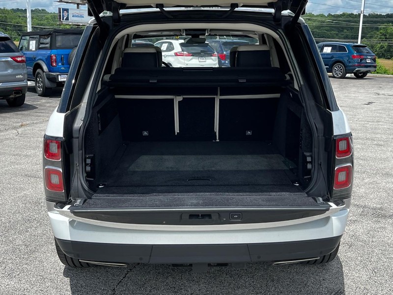 Land Rover Range Rover Vehicle Full-screen Gallery Image 05