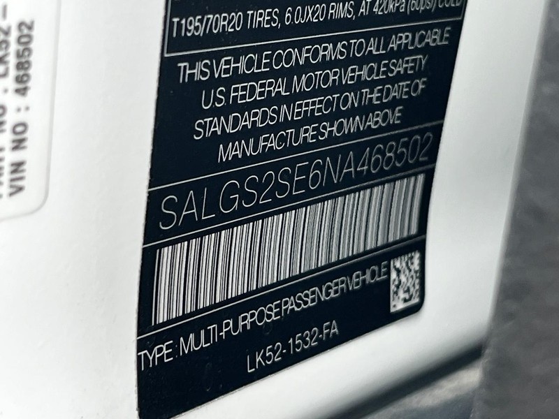 Land Rover Range Rover Vehicle Full-screen Gallery Image 24