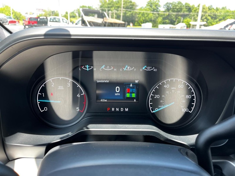 Ford Super Duty F-250 SRW Vehicle Full-screen Gallery Image 12