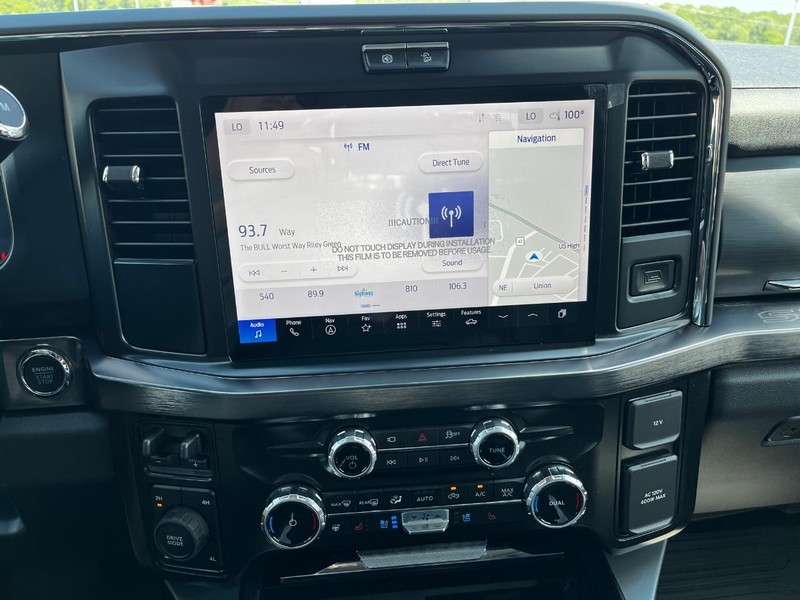 Ford Super Duty F-350 SRW Vehicle Full-screen Gallery Image 17