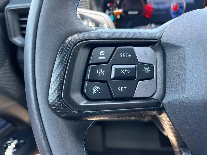 Ford Mustang Vehicle Full-screen Gallery Image 07