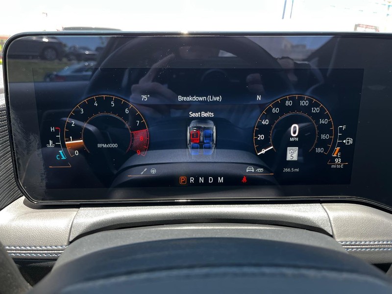 Ford Mustang Vehicle Full-screen Gallery Image 09