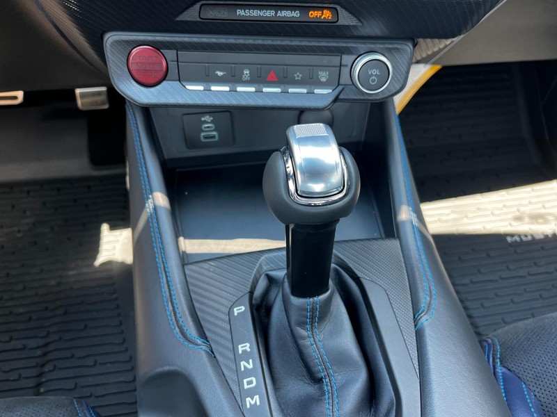 Ford Mustang Vehicle Full-screen Gallery Image 10