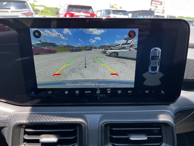 Ford Mustang Vehicle Full-screen Gallery Image 12