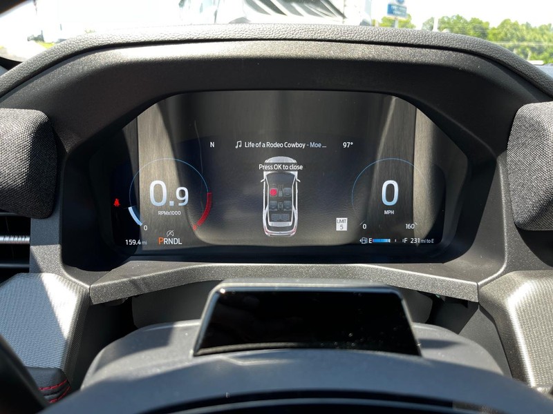 Ford Explorer Vehicle Full-screen Gallery Image 14