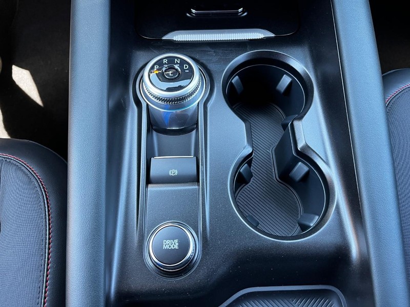 Ford Explorer Vehicle Full-screen Gallery Image 15