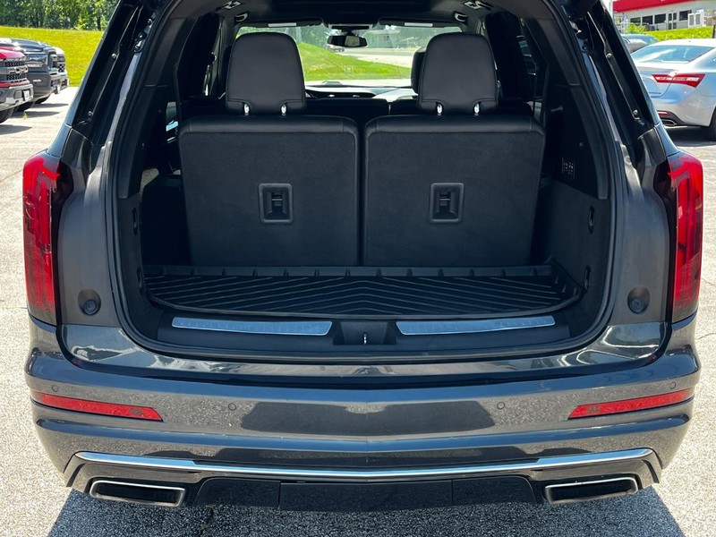 Cadillac XT6 Vehicle Full-screen Gallery Image 05