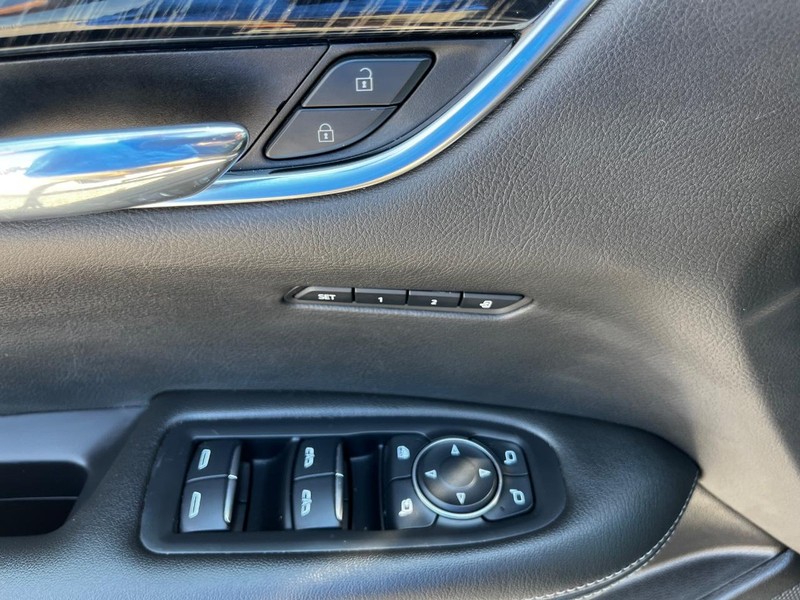 Cadillac XT6 Vehicle Full-screen Gallery Image 17