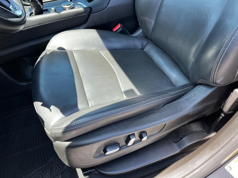 Cadillac XT6 Vehicle Full-screen Gallery Image 18