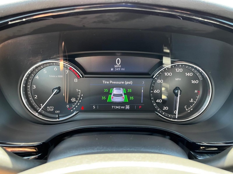 Cadillac XT6 Vehicle Full-screen Gallery Image 21