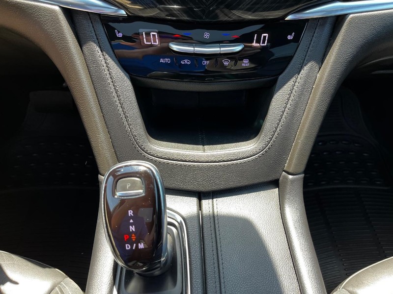 Cadillac XT6 Vehicle Full-screen Gallery Image 22