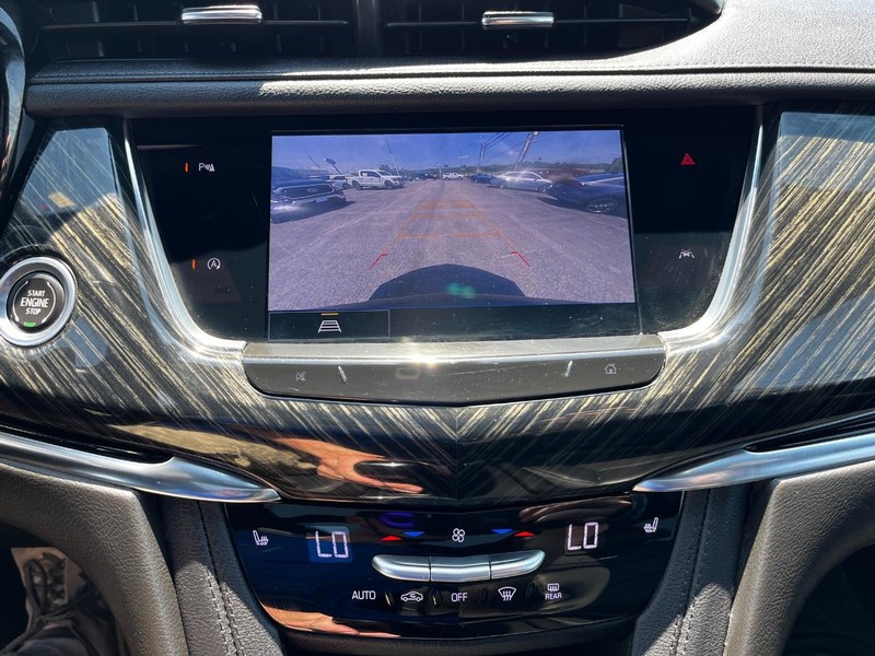 Cadillac XT6 Vehicle Full-screen Gallery Image 24