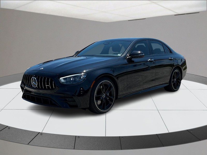 Mercedes-Benz E-Class Vehicle Full-screen Gallery Image 07