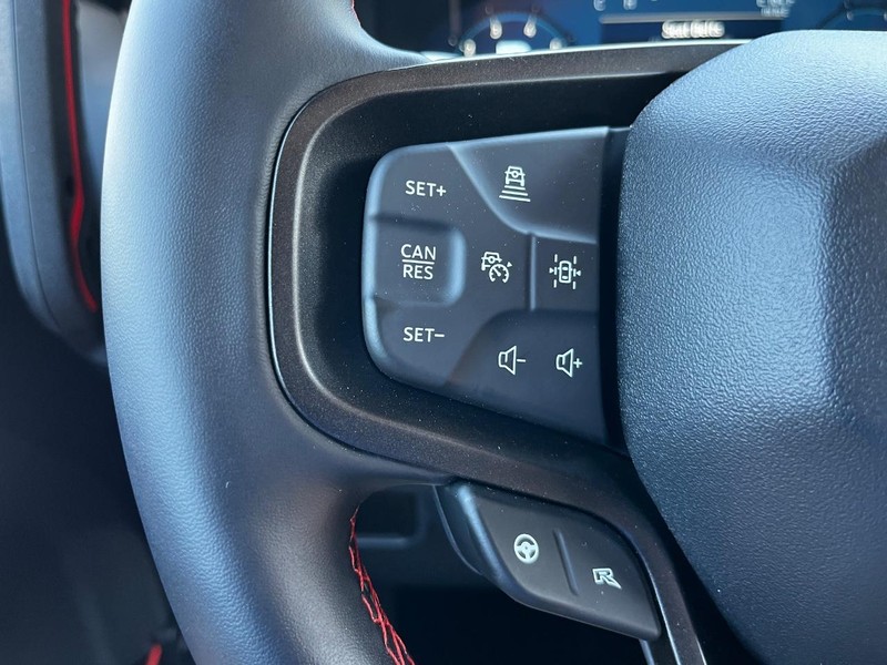 Ford Bronco Vehicle Full-screen Gallery Image 09