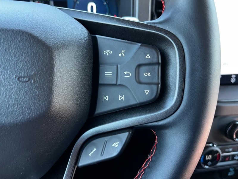 Ford Bronco Vehicle Full-screen Gallery Image 10