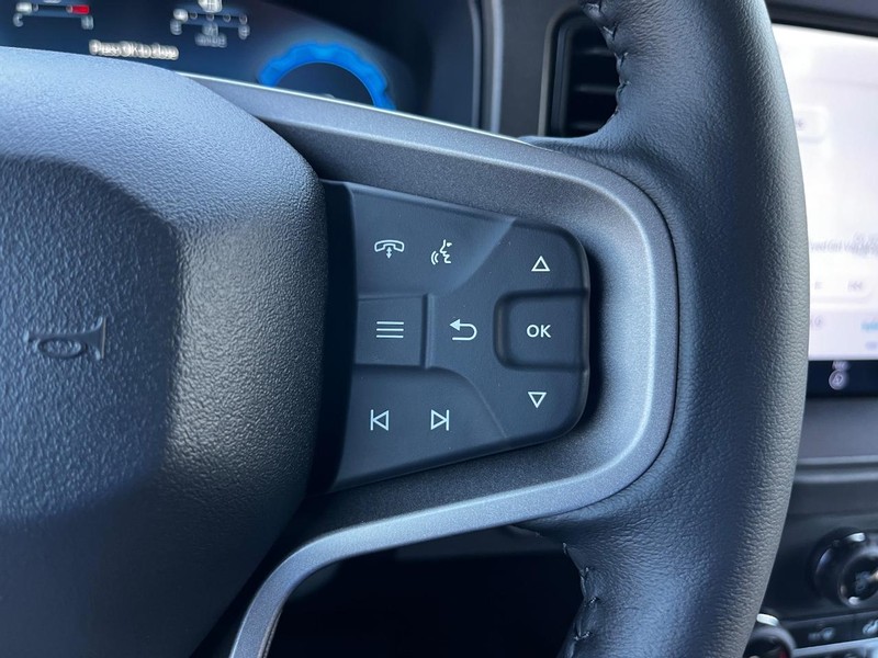 Ford Bronco Vehicle Full-screen Gallery Image 10