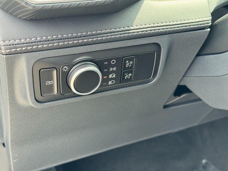 Ford Mustang Vehicle Full-screen Gallery Image 14