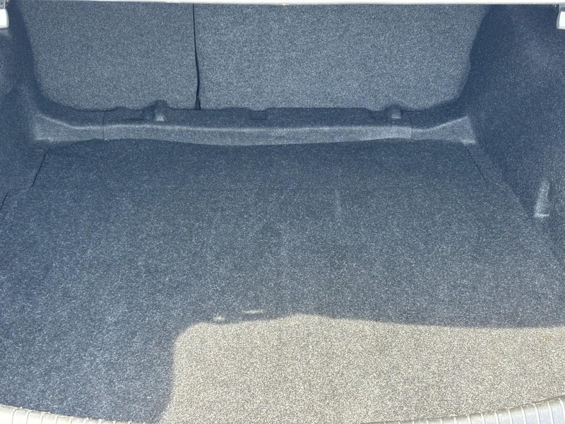 Chevrolet Malibu Vehicle Full-screen Gallery Image 04