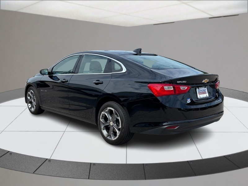 Chevrolet Malibu Vehicle Full-screen Gallery Image 06