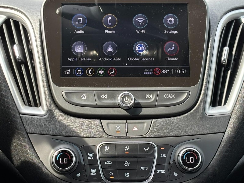 Chevrolet Malibu Vehicle Full-screen Gallery Image 13