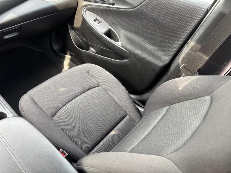 Chevrolet Malibu Vehicle Full-screen Gallery Image 14