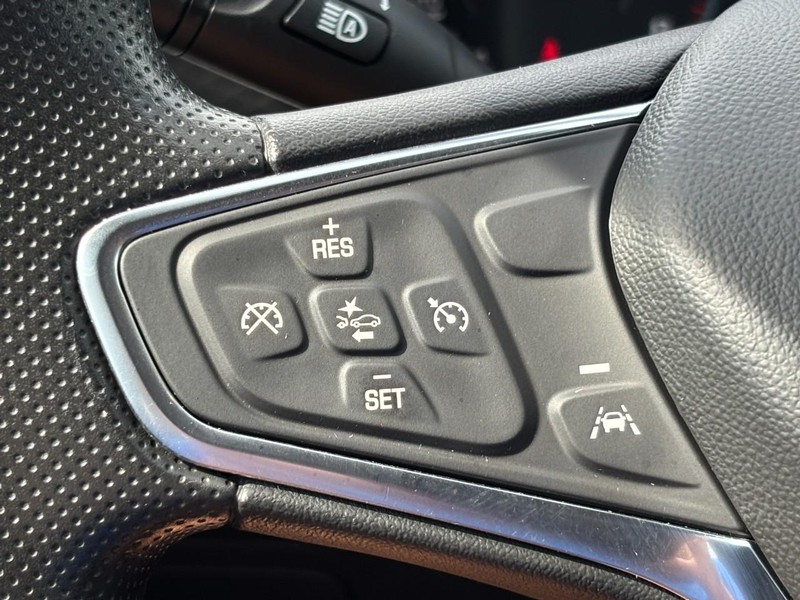 Chevrolet Malibu Vehicle Full-screen Gallery Image 16