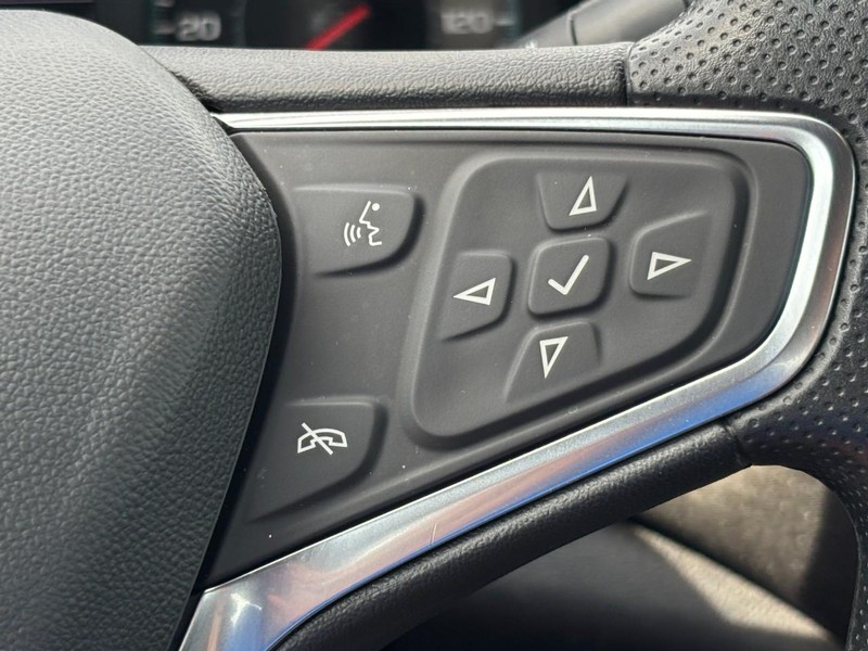 Chevrolet Malibu Vehicle Full-screen Gallery Image 17