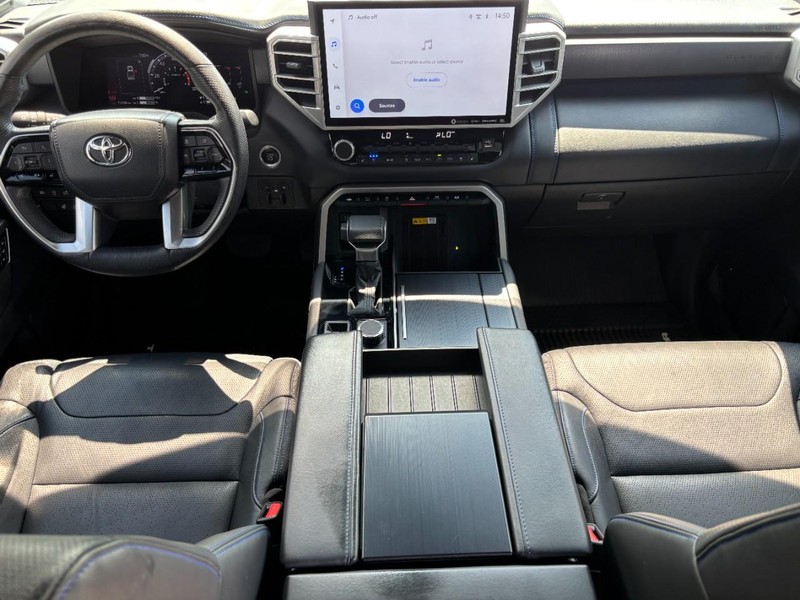 Toyota Tundra 4WD Vehicle Full-screen Gallery Image 11