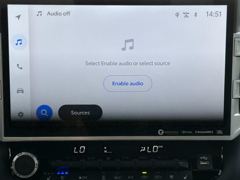 Toyota Tundra 4WD Vehicle Full-screen Gallery Image 13