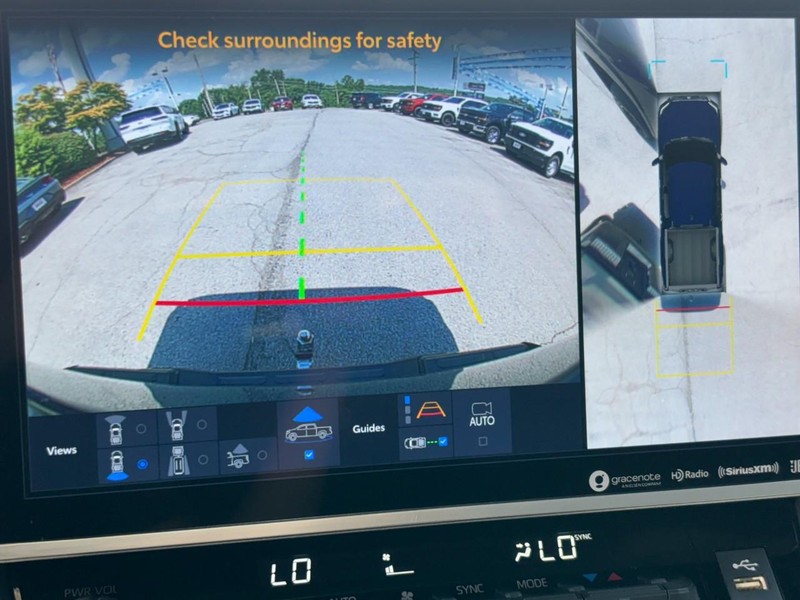 Toyota Tundra 4WD Vehicle Full-screen Gallery Image 21