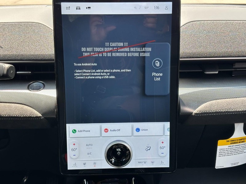 Ford Mustang Mach-E Vehicle Full-screen Gallery Image 08