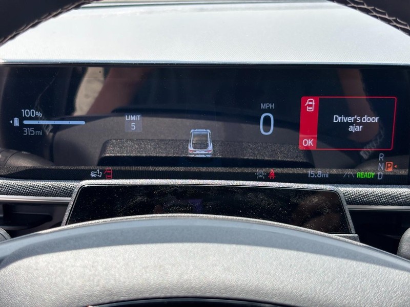 Ford Mustang Mach-E Vehicle Full-screen Gallery Image 13