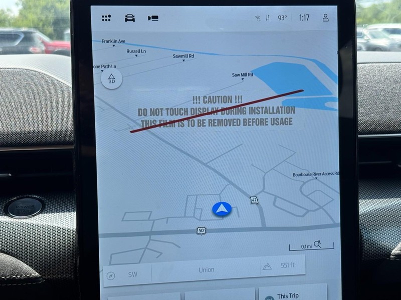 Ford Mustang Mach-E Vehicle Full-screen Gallery Image 16