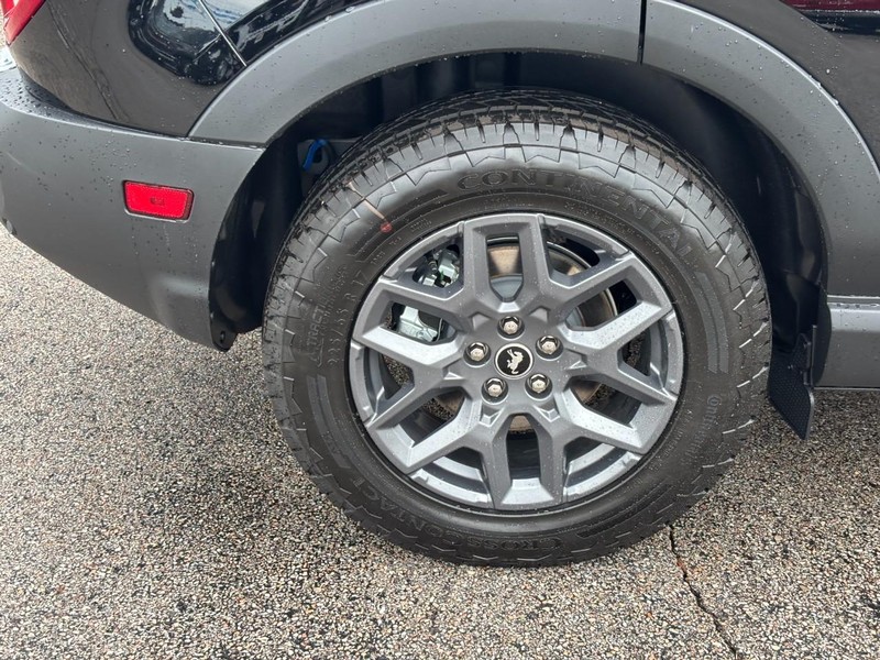 Ford Bronco Sport Vehicle Full-screen Gallery Image 04