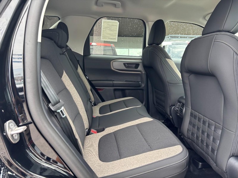 Ford Bronco Sport Vehicle Full-screen Gallery Image 05