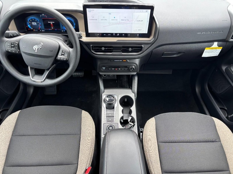 Ford Bronco Sport Vehicle Full-screen Gallery Image 06