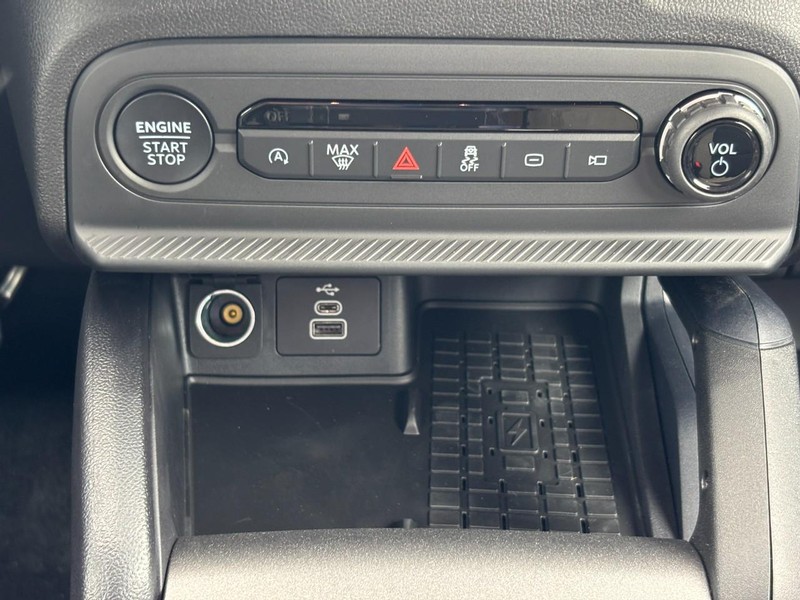 Ford Bronco Sport Vehicle Full-screen Gallery Image 09