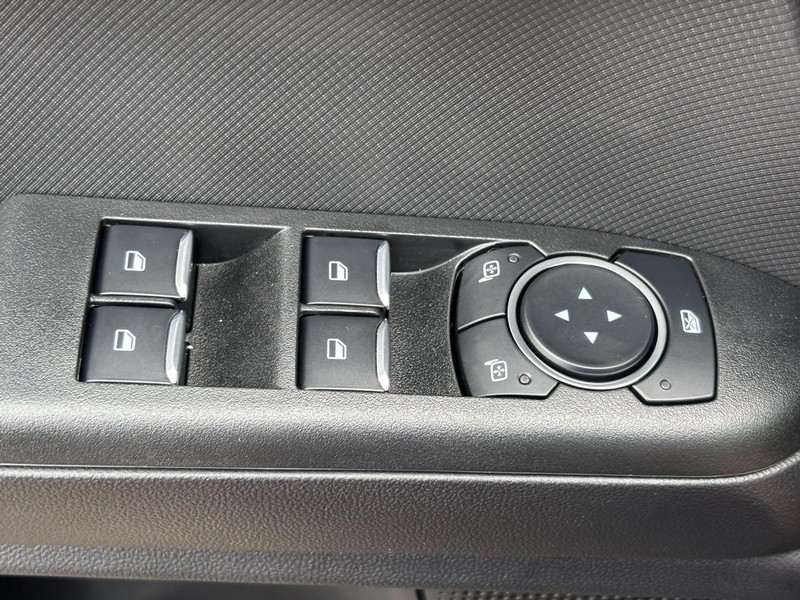 Ford Bronco Sport Vehicle Full-screen Gallery Image 18