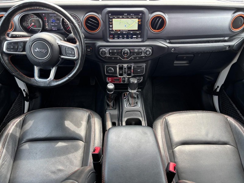 Jeep Gladiator Vehicle Full-screen Gallery Image 11