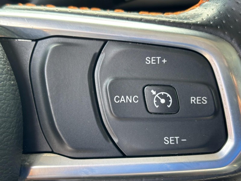 Jeep Gladiator Vehicle Full-screen Gallery Image 18