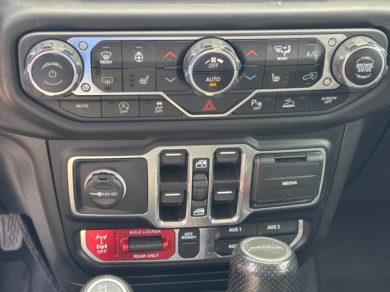 Jeep Gladiator Vehicle Full-screen Gallery Image 23