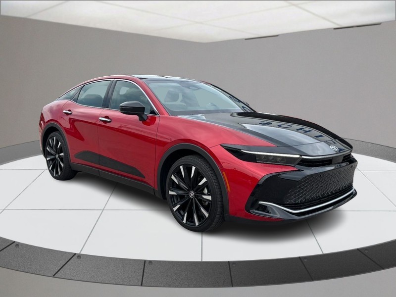 Toyota Crown Vehicle Full-screen Gallery Image 02