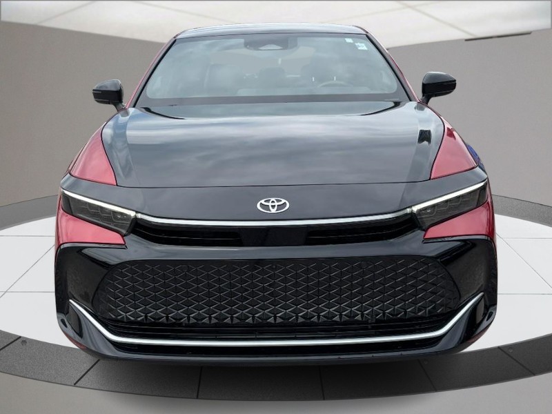 Toyota Crown Vehicle Full-screen Gallery Image 09