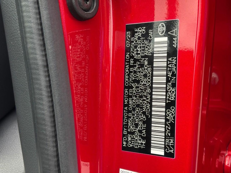 Toyota Crown Vehicle Full-screen Gallery Image 26